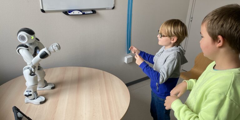 Autisme et outils numériques : approfondissement en lien avec la pratique professionnelle - Troubles du Spectre de l’Autisme - Adèle de Glaubitz