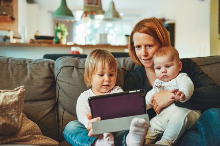 Les accompagnements à domicile : - Pratique et posture professionnelle - Adèle de Glaubitz