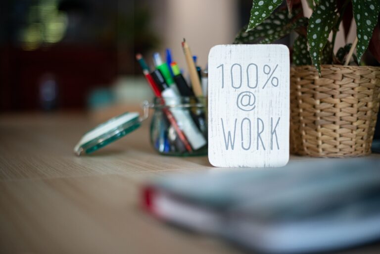 Retrouver du sens et de la motivation au travail - Equipes et management - Adèle de Glaubitz